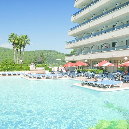 Отель Tropic Park Мальграт-де-Мар Экстерьер фото