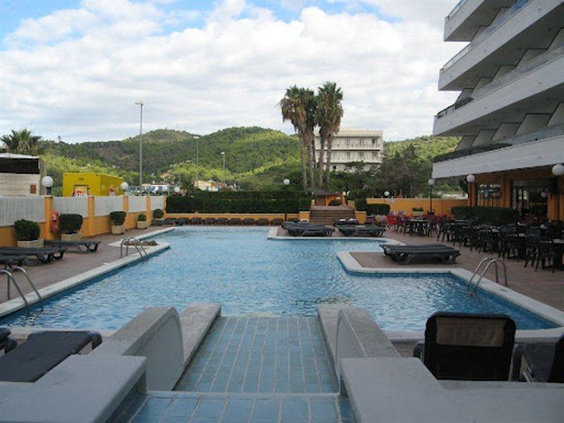 Отель Tropic Park Мальграт-де-Мар Экстерьер фото