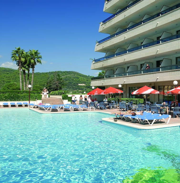 Отель Tropic Park Мальграт-де-Мар Экстерьер фото